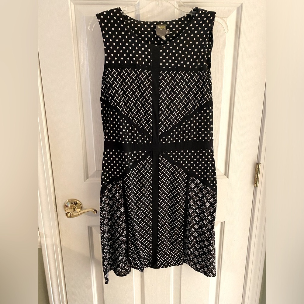 Taylor Black and White Polka Dot knit dress Size 12 EUC